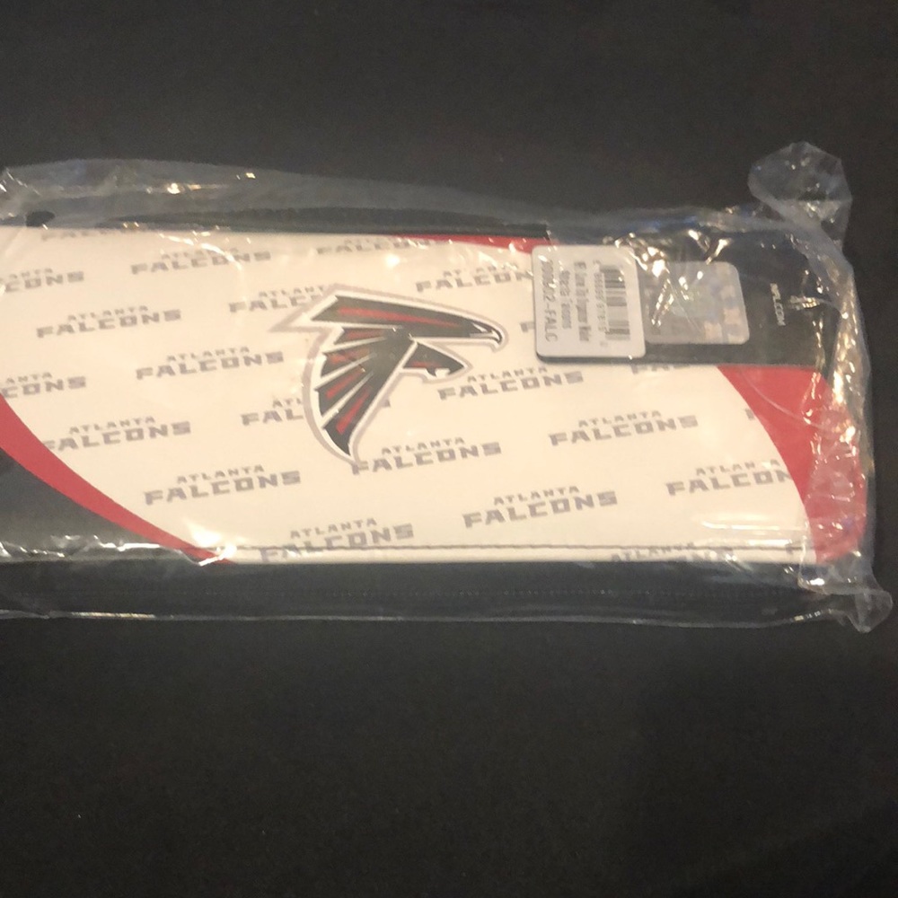 Atlanta Falcons woman wristlet wallet